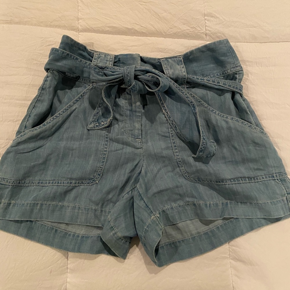 Ann Taylor Loft blue shorts size 8